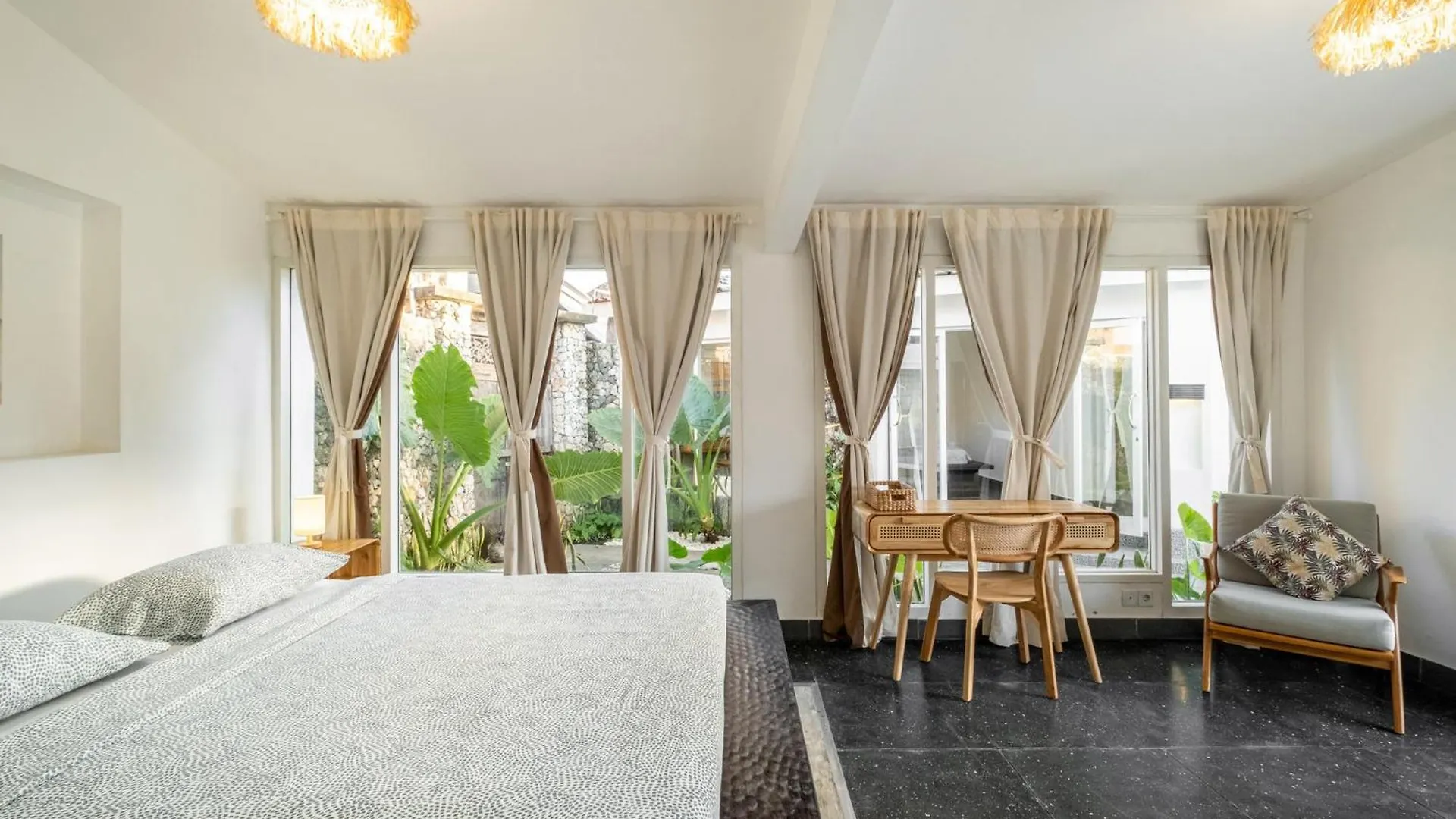 Lalebay Villa Seminyak  Семиньяк